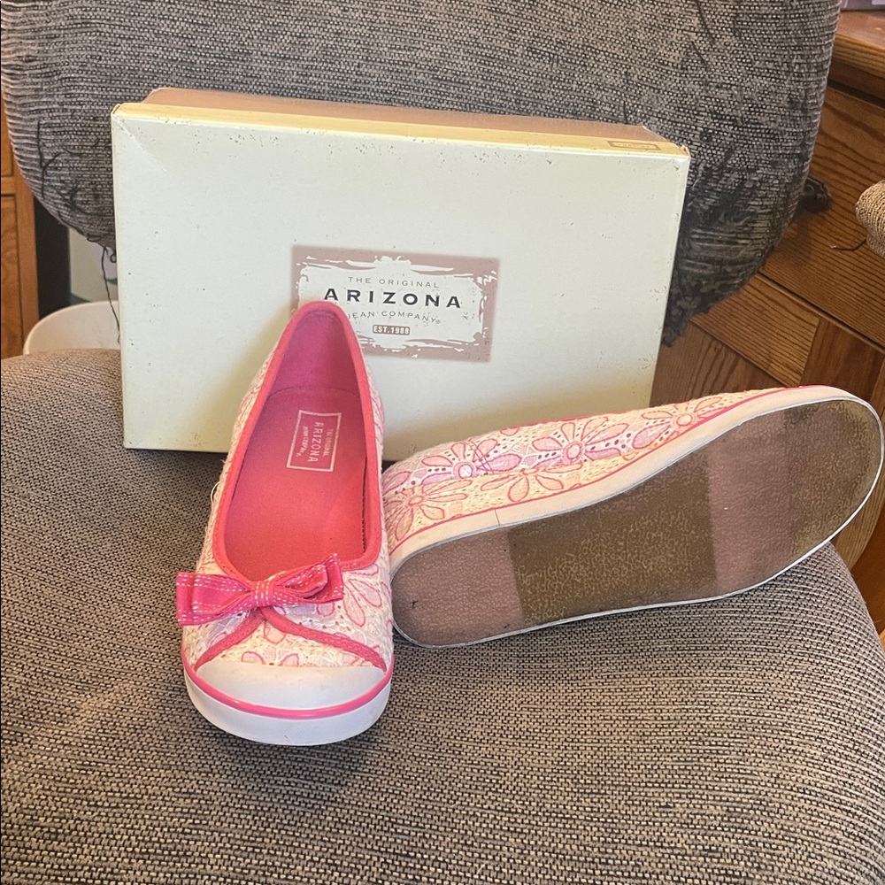 Arizona Pink and White Patterned Flower wedges - Picture 2 of 6
